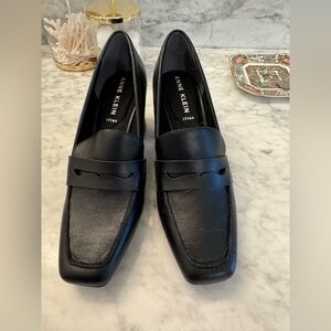 Anne Klein Elegant Black Leather Loafers